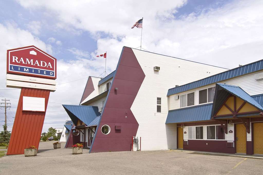 ホテル Ramada Limited ドーソン・クリーク エクステリア 写真